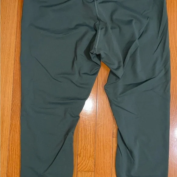 NWT lululemon athletica Green Leggings Soft Stretchy Fabric - Picture 2 of 4